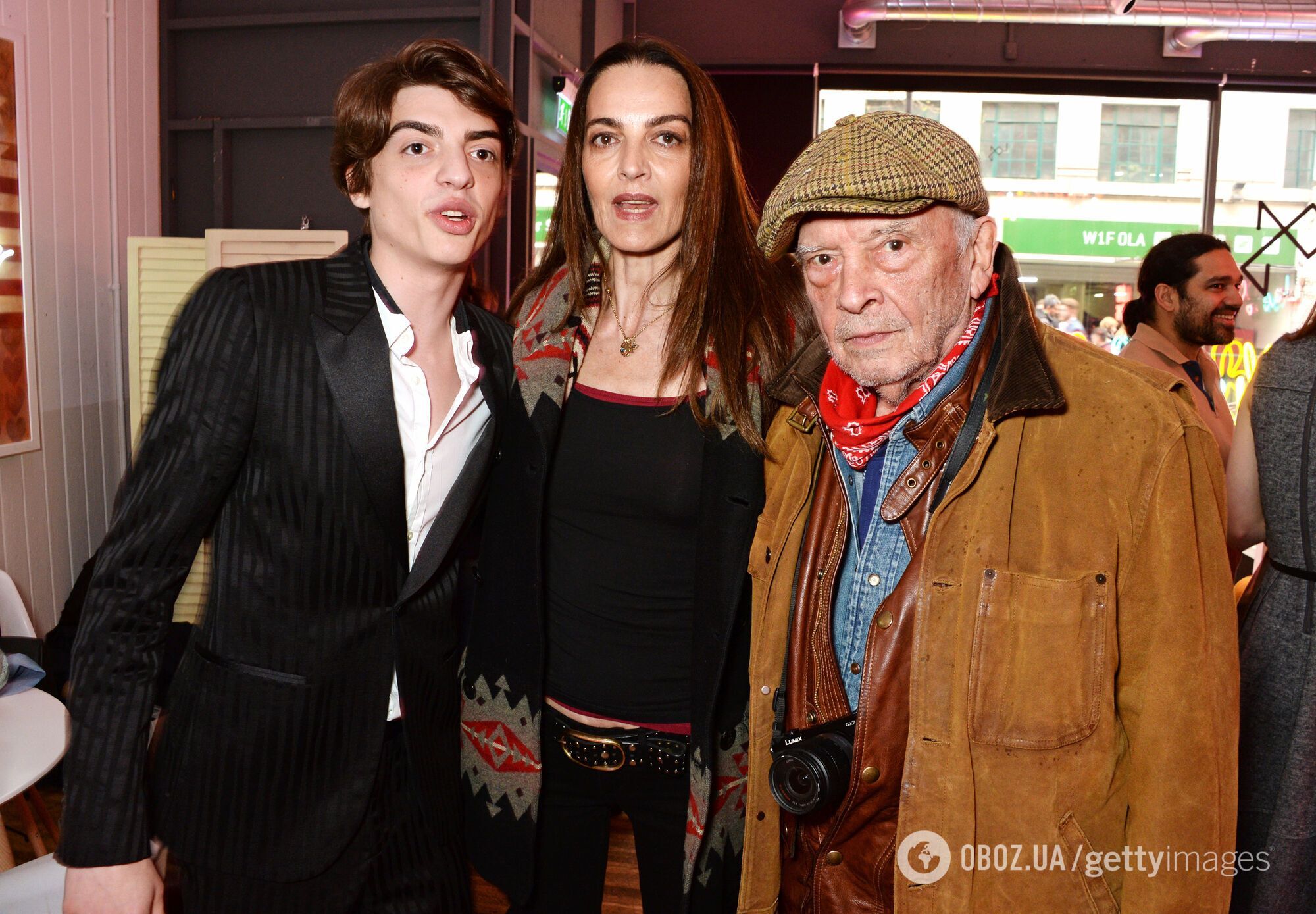 Сын известного фотографа Дэвида Бэйли после 10 лет несчастливого брака с японкой официально стал трансгендером