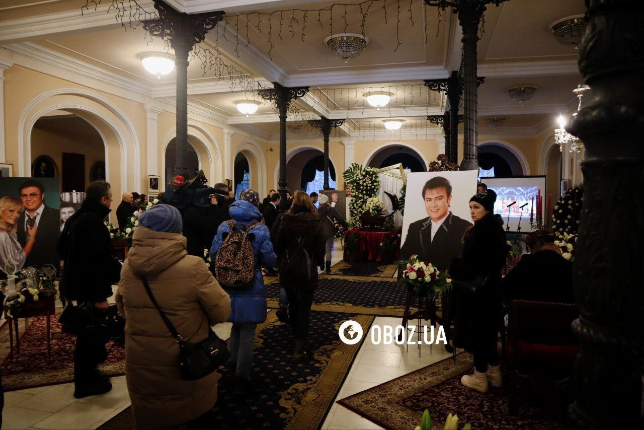 В Киеве простились с Виталием Белоножко: пришли Филарет и военные ВСУ, а Лобода и Ротару передали цветы