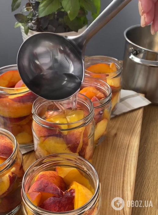 Краще, ніж варення: універсальні консервовані персики для тортів, желе та млинців