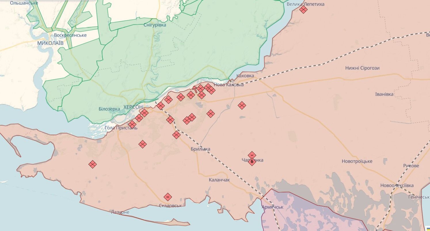 Окупанти обстріляли Херсон із ЗРК С-300, є постраждала: з'явилися фото наслідків атаки 