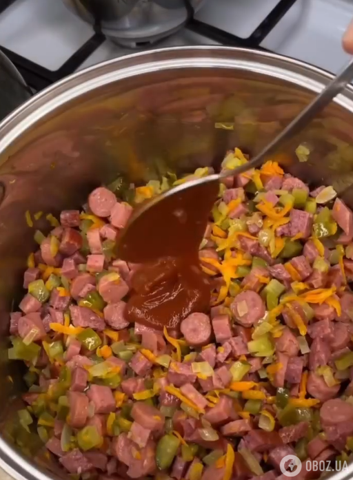 Що приготувати із залишків ковбаси та м'яса: дуже популярна страва