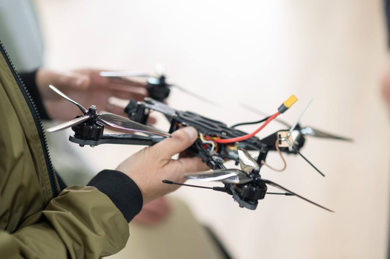 В Мінцифри закликали збирати FPV-дрони удома: як це можна зробити