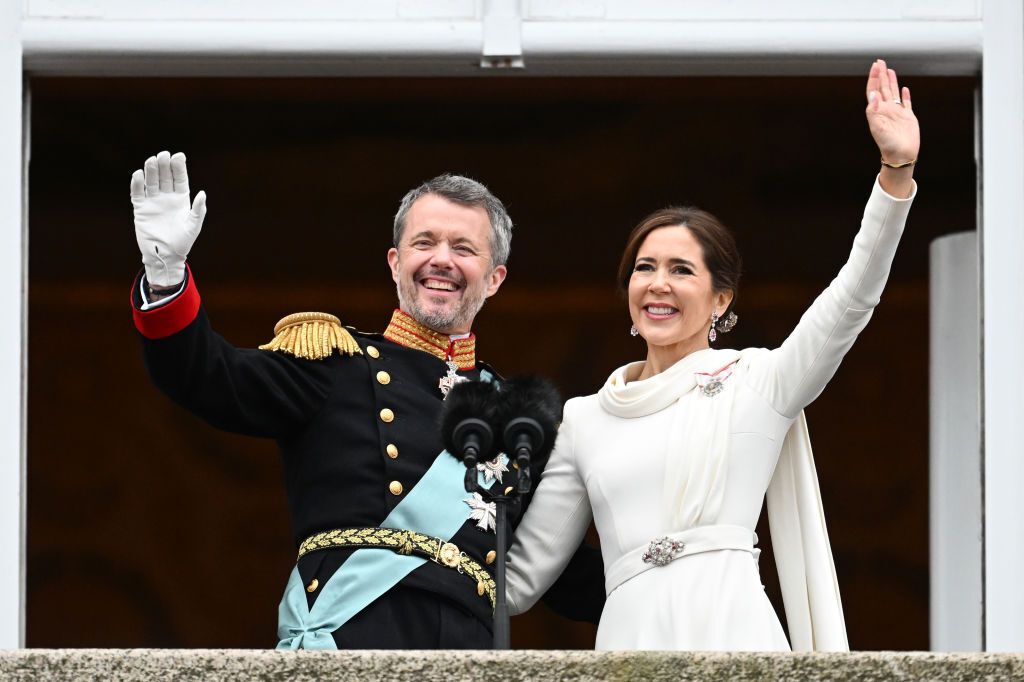 Вперше в історії: королева Данії Маргрете II офіційно зреклася престолу, королем став її син