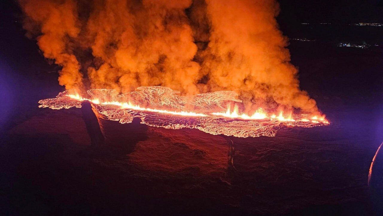 В Ісландії після понад 200 поштовхів за ніч почалося виверження вулкана: до міста сотні метрів qhtixhiqtdiqzrant