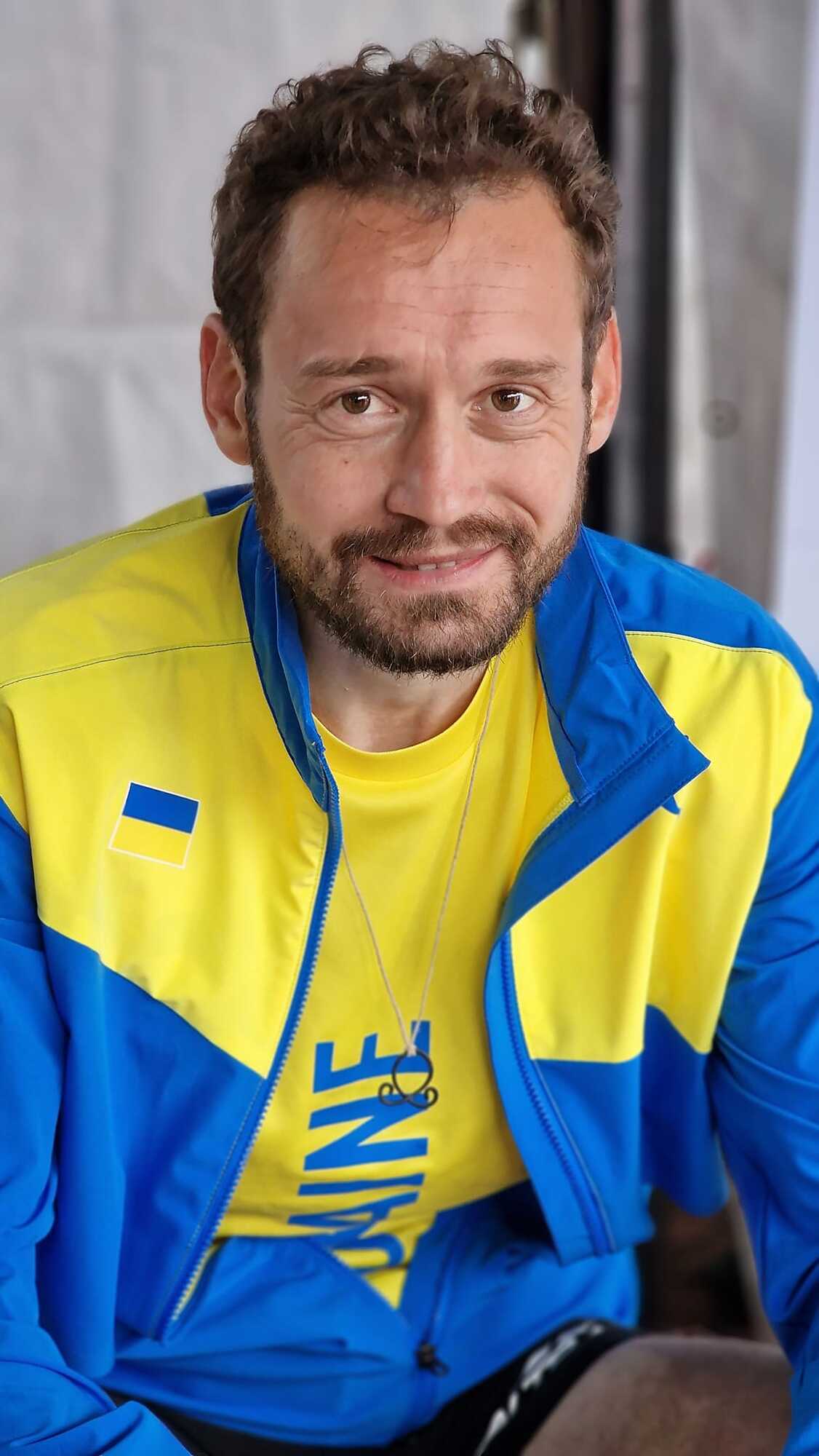 "Українцям єдиним аплодували стоячи": рекордсмена України, який служить у ЗСУ, не випускали на ЧМ, а він привіз медаль