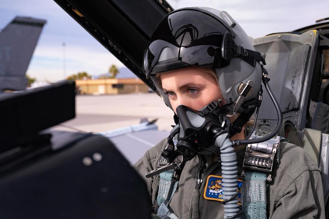 Молодша лейтенантка Військово-повітряних сил США стала "Міс Америка 2024". Фото