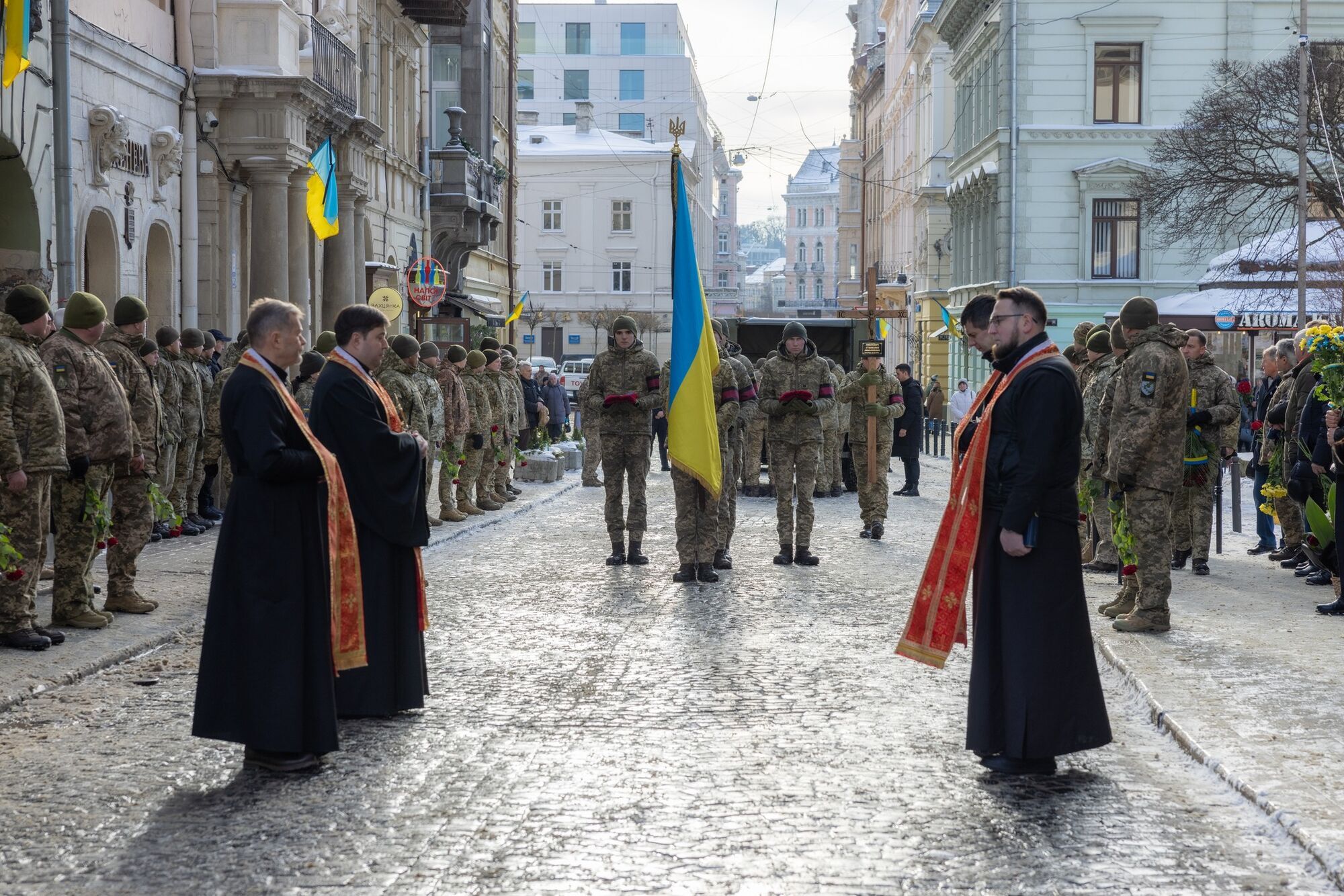 Не дожив до свого 70-ліття кілька днів: у Львові попрощалися з екскомандувачем ПвК "Захід" Повітряних сил ЗСУ. Фото