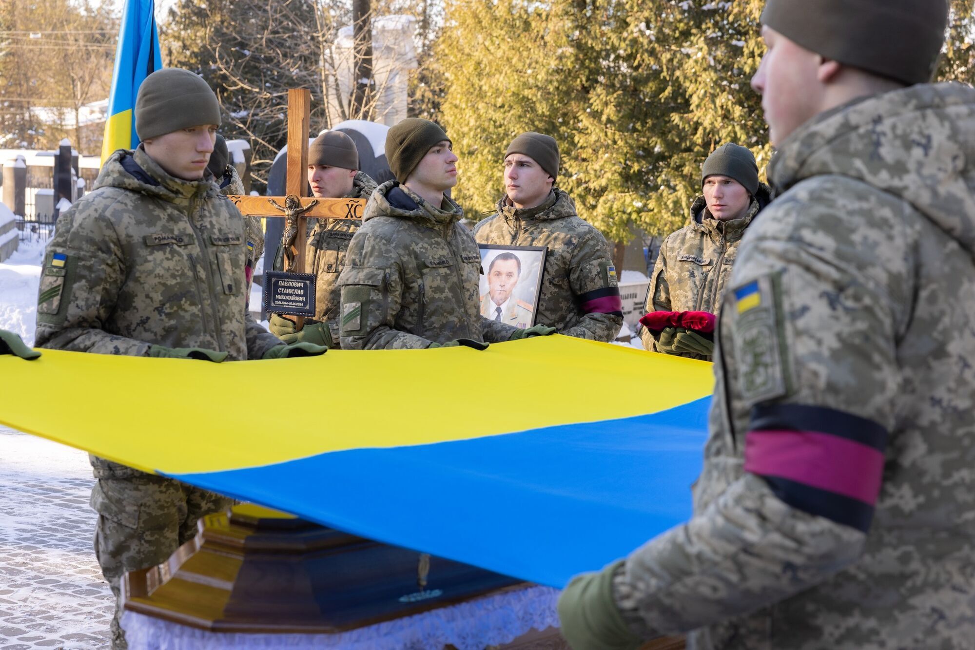 Не дожив до свого 70-ліття кілька днів: у Львові попрощалися з екскомандувачем ПвК "Захід" Повітряних сил ЗСУ. Фото