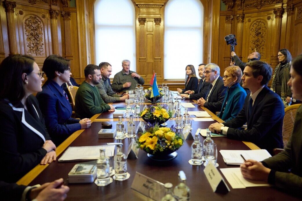 Зеленский прибыл с визитом в Швейцарию, провел переговоры с президентом и примет участие в форуме в Давосе: все подробности