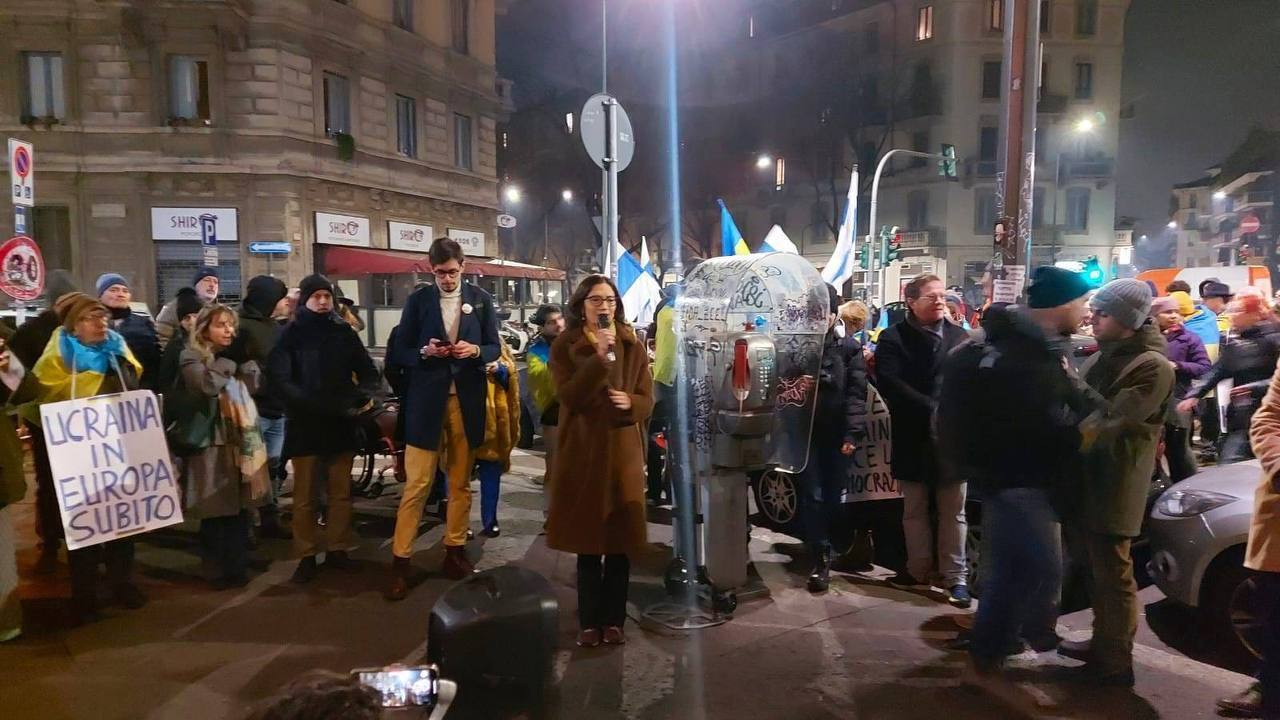 В Мілані влаштували акцію протесту проти заходу за участі проросійських пропагандистів