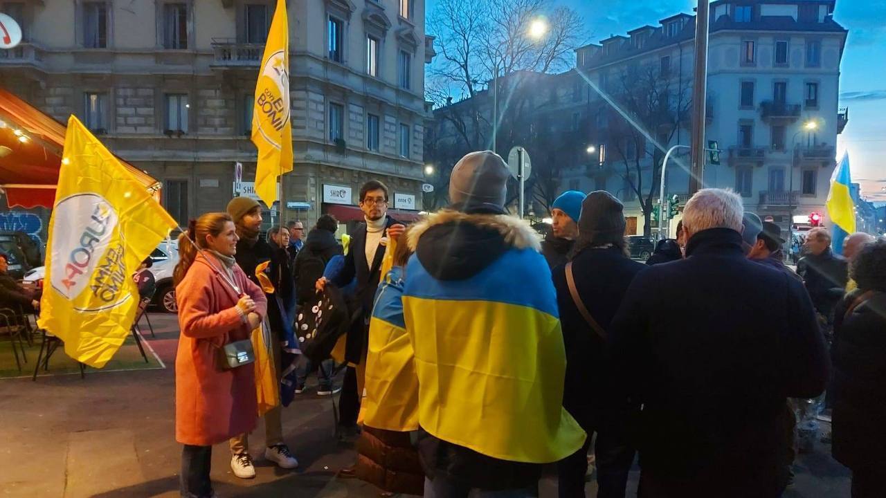 В Мілані влаштували акцію протесту проти заходу за участі проросійських пропагандистів