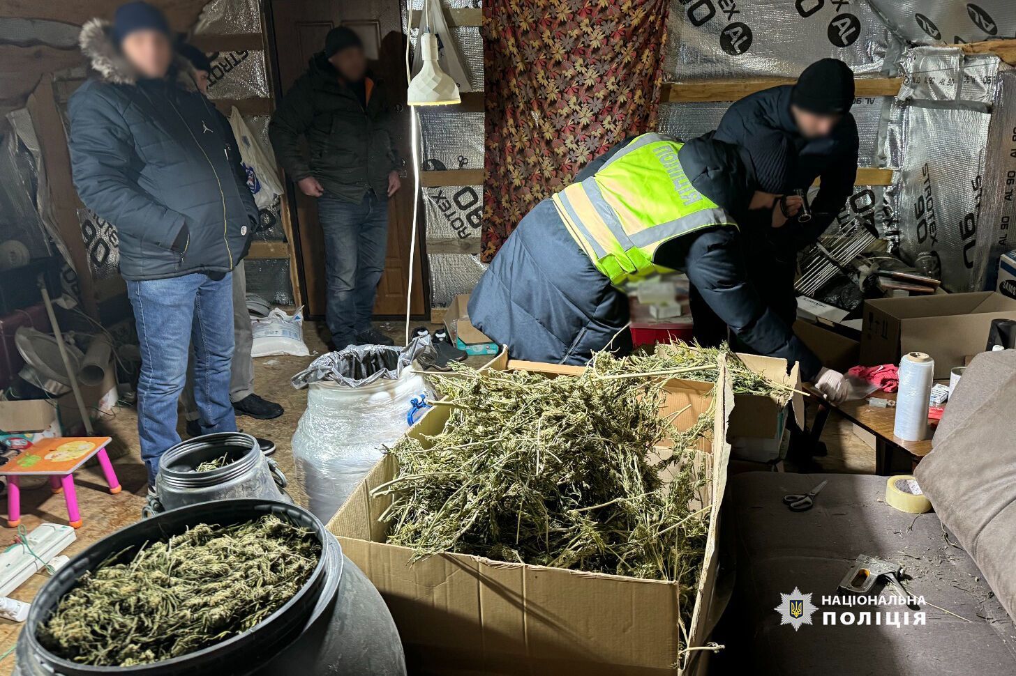 Правоохоронці Києва викрили масштабний наркобізнес: вилучили понад 60 кг "товару" на 18 млн грн. Фото і відео