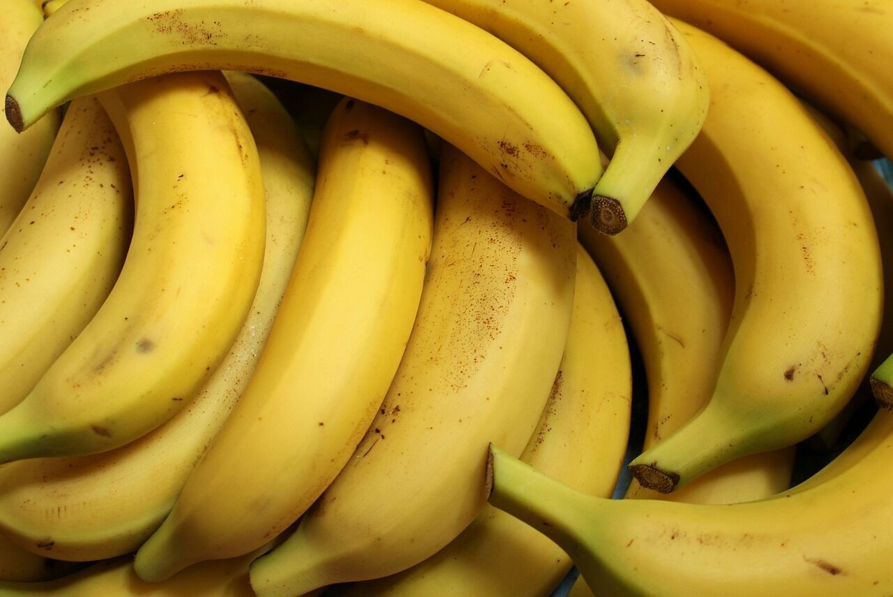Как хранить бананы, чтобы они оставались свежими до 15 дней: лайфхак от почернения