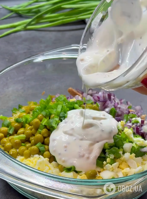 Элементарный салат с зеленым горошком за 10 минут: вкуснее ''Оливье''