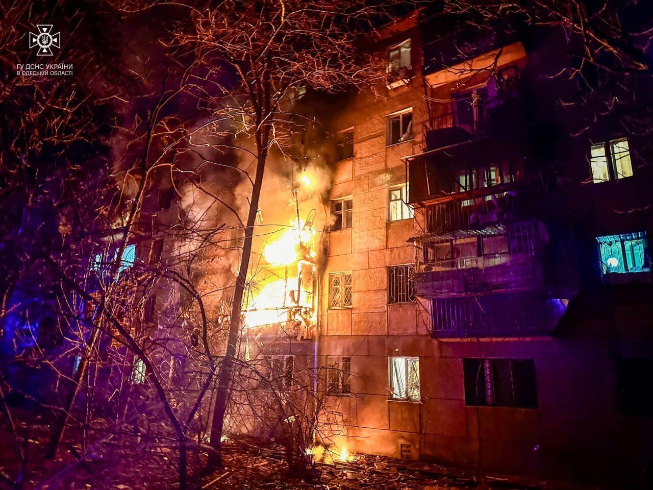 Війська РФ атакували Одесу "Шахедами", є руйнування і постраждалі: з'явилися фото і відео наслідків атаки