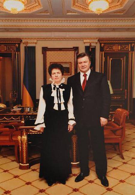 "Батя, я стараюсь!" Где сейчас Людмила Янукович, которую ставят в пример Соне Морозюк, и откуда взялись слухи о ее смерти