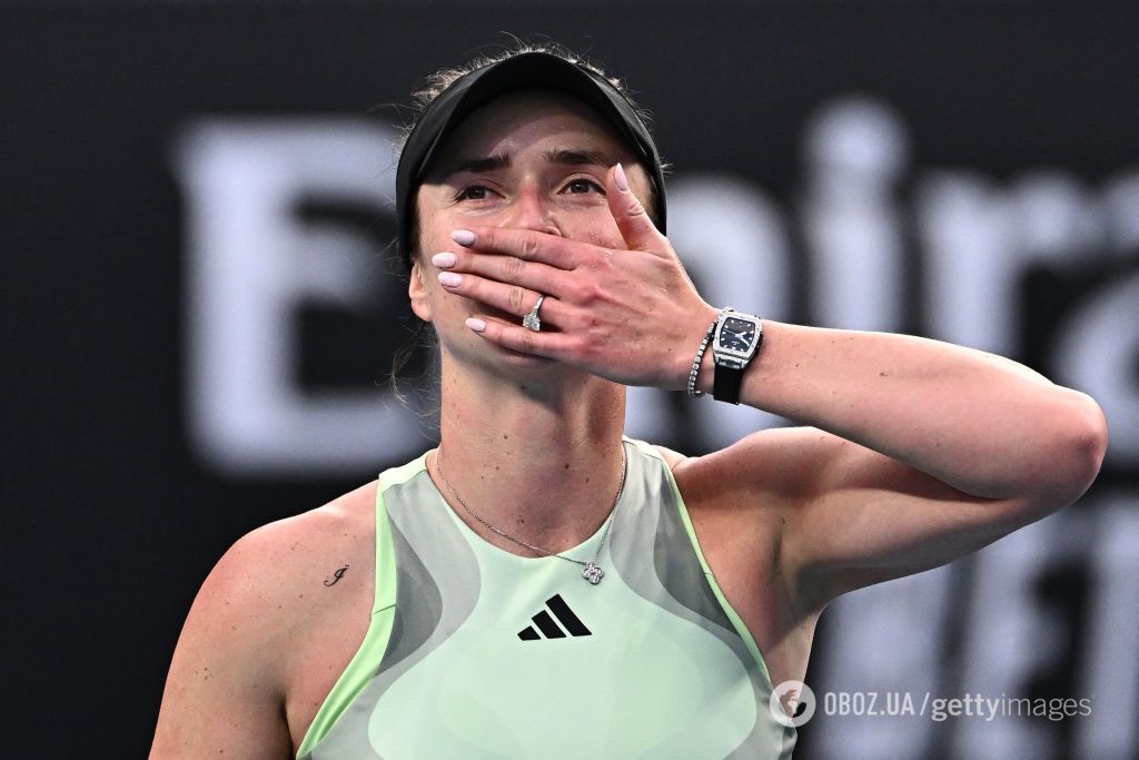 "Выстрелил мне в спину": Свитолина со слезами снялась с 1/8 финала Australian Open-2024