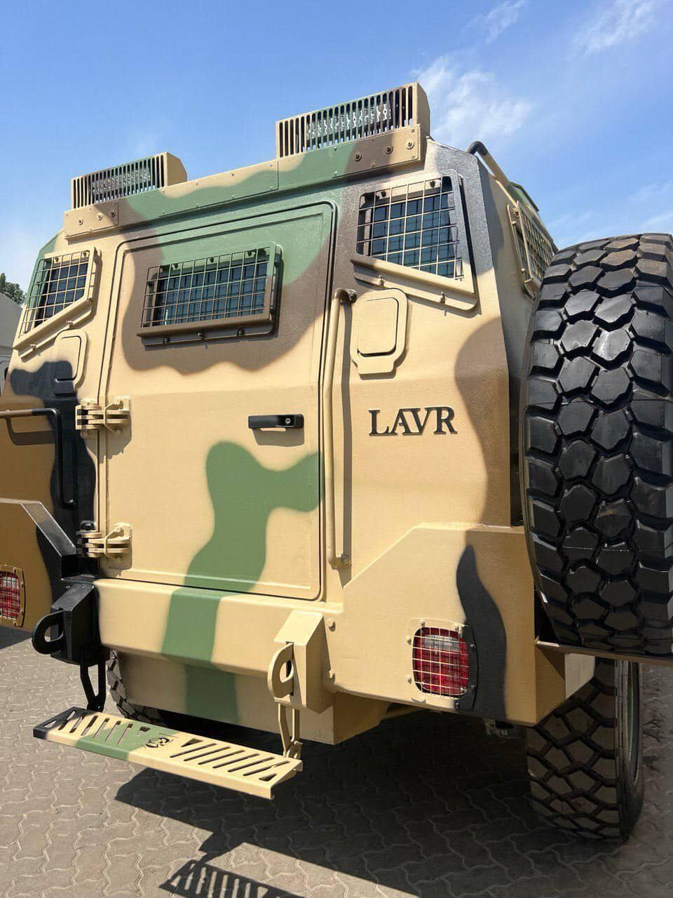 Закулісся з виробництва бронеавтомобілів LAVR для України, які добре себе показали на фронті