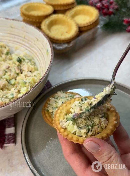 Закуска с курицей в тарталетках: сытнее, чем просто салат