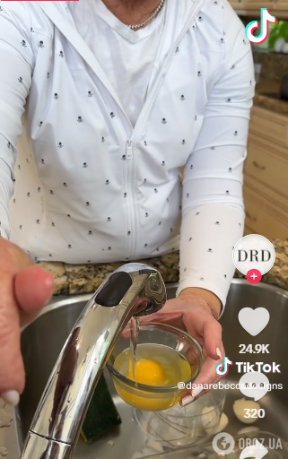 Ідеальне яйце-пашот без каструлі й окропу за 1 хвилину: як приготувати