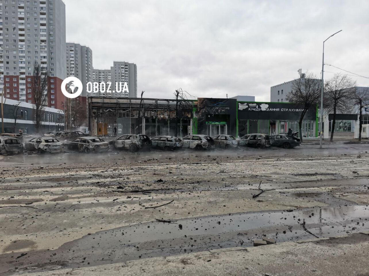 Згоріло близько 20 авто, пошкоджено будівлі: наслідки ракетної атаки в двох районах Києва. Фото і відео