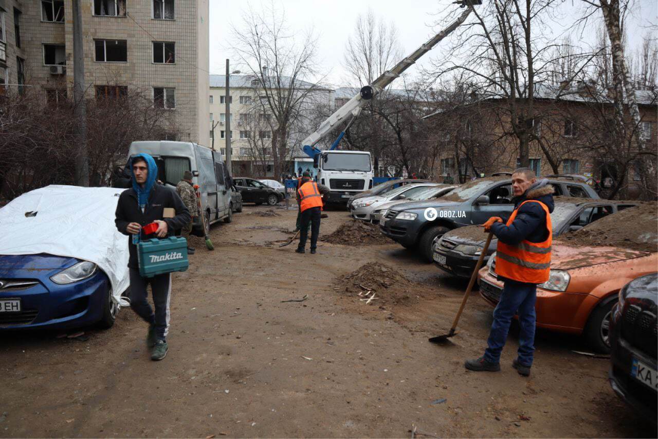 "Нам пощастило, уламки скла застрягли в стіні": очевидиця розповіла про перші хвилини після ракетної атаки на Вишневе. Фото і відео