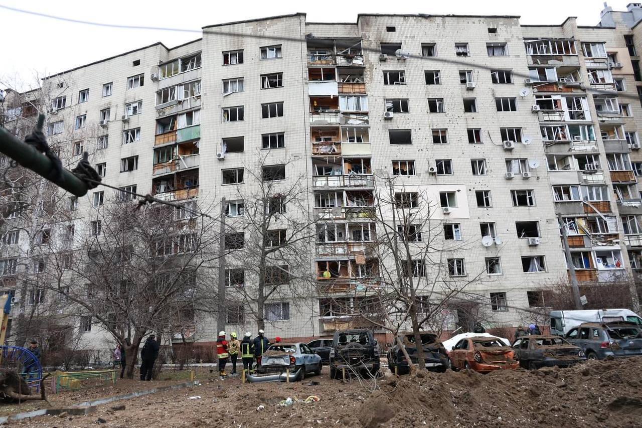 На Київщині внаслідок ворожої атаки загинуло подружжя, серед постраждалих – дитина. Фото і подробиці