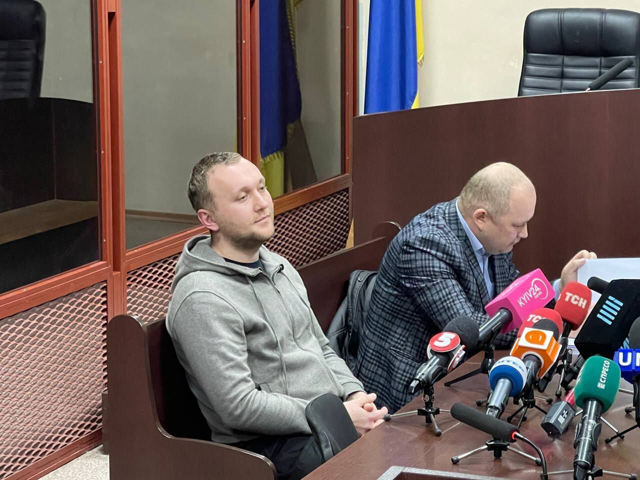 Сина Гринкевича доправили до суду в Києві: обирають запобіжний захід. Фото і відео