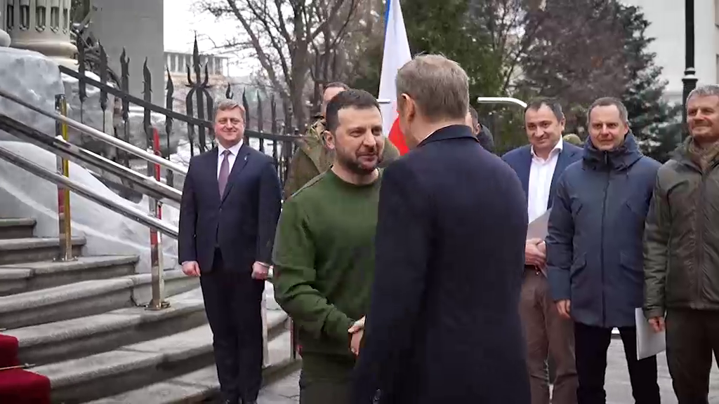 Военная помощь и совместное производство оружия: Туск прибыл с визитом в Украину и провел переговоры с Зеленским. Видео