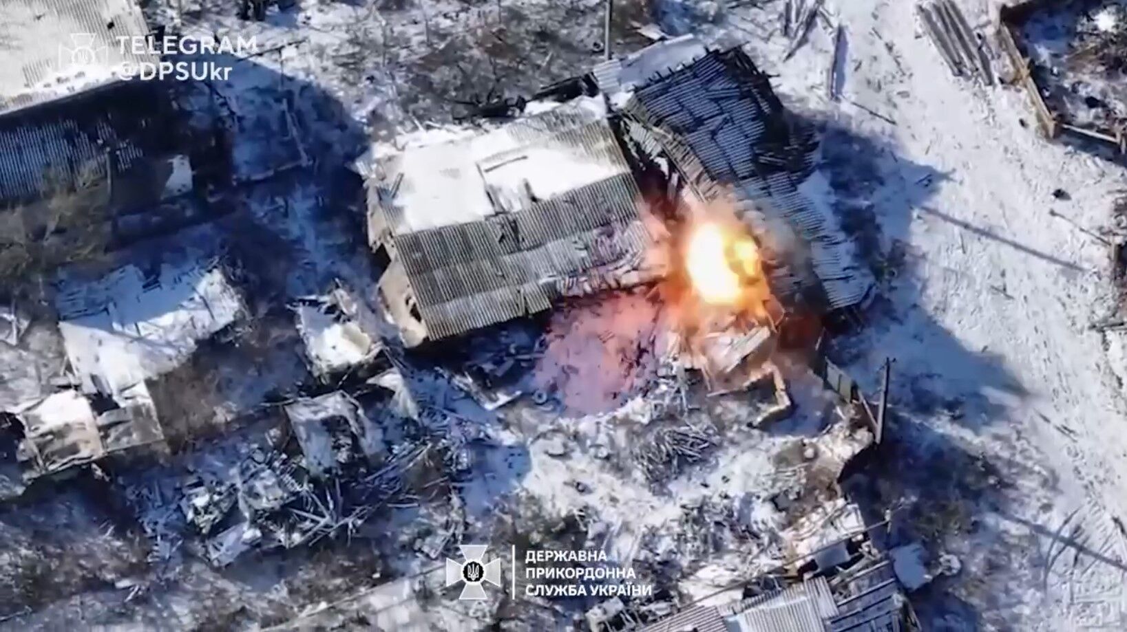 1:0 в пользу FPV-дрона: херсонские пограничники уничтожили замаскированный вражеский автомобиль. Видео