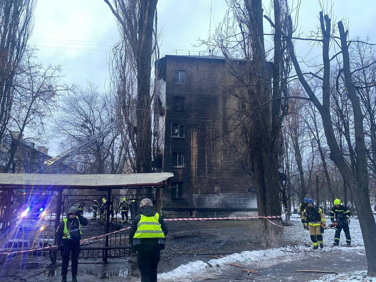 Пошкоджено 28 об'єктів, понад 20 постраждалих: у Києві завершили рятувальну операцію після ракетного удару. Фото і відео