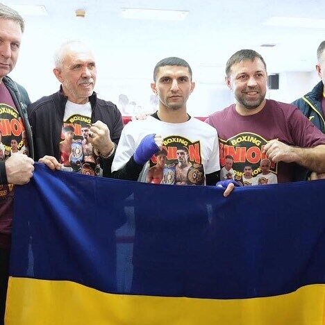 Непобедимый украинский боксер проиграл впервые в карьере и лишился титула чемпиона мира