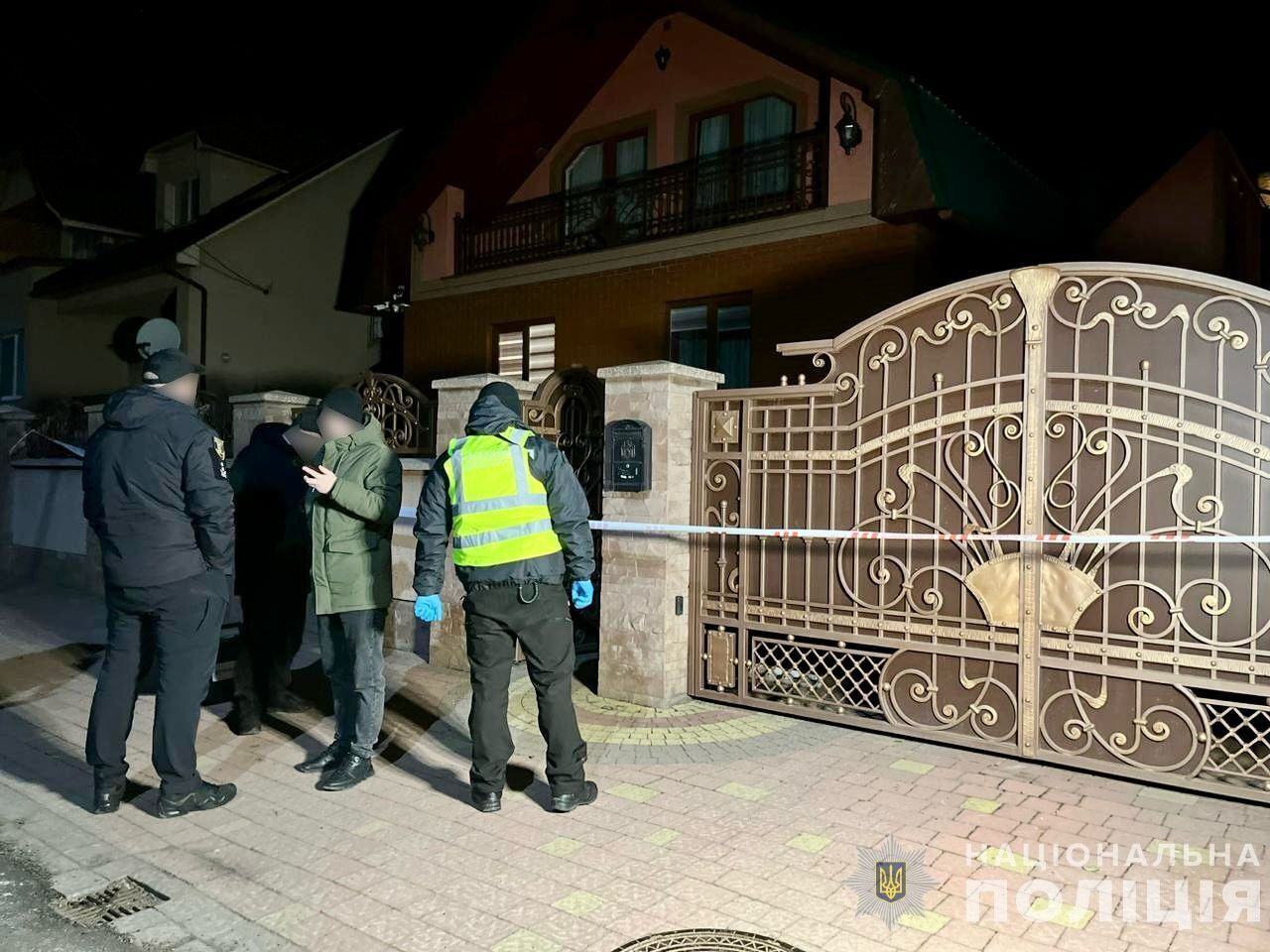 На Закарпатье во двор депутата облсовета бросили гранату, произошел взрыв: появились подробности. Фото