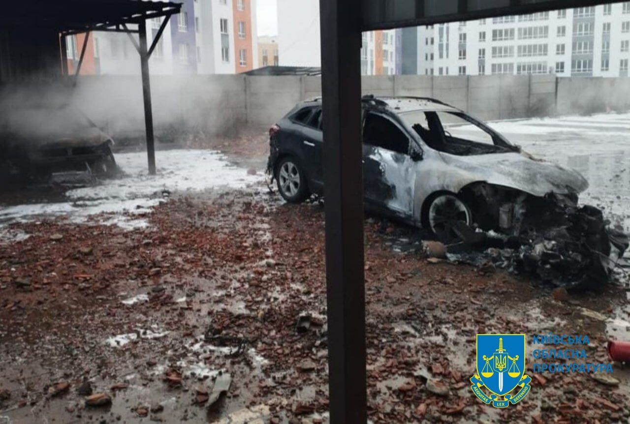 Пошкоджено житлові будинки і є постраждалі: у КОВА розповіли про наслідки ракетної атаки на Київщині. Фото і відео