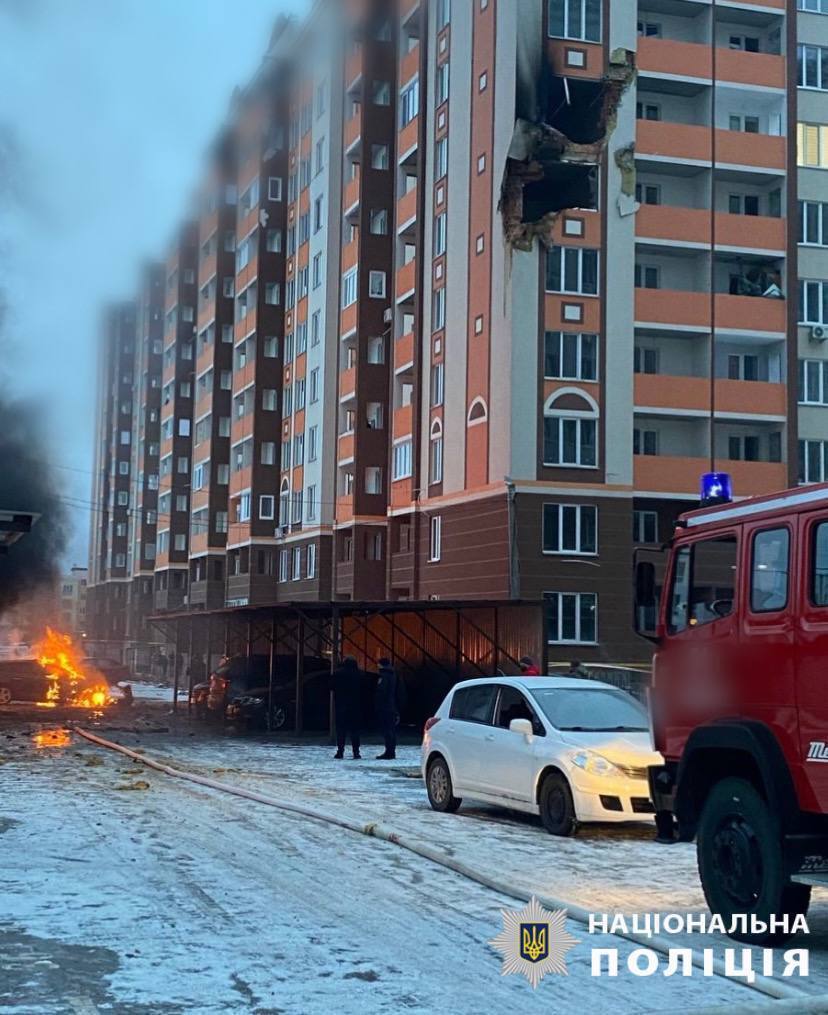 Пошкоджено житлові будинки і є постраждалі: у КОВА розповіли про наслідки ракетної атаки на Київщині. Фото і відео