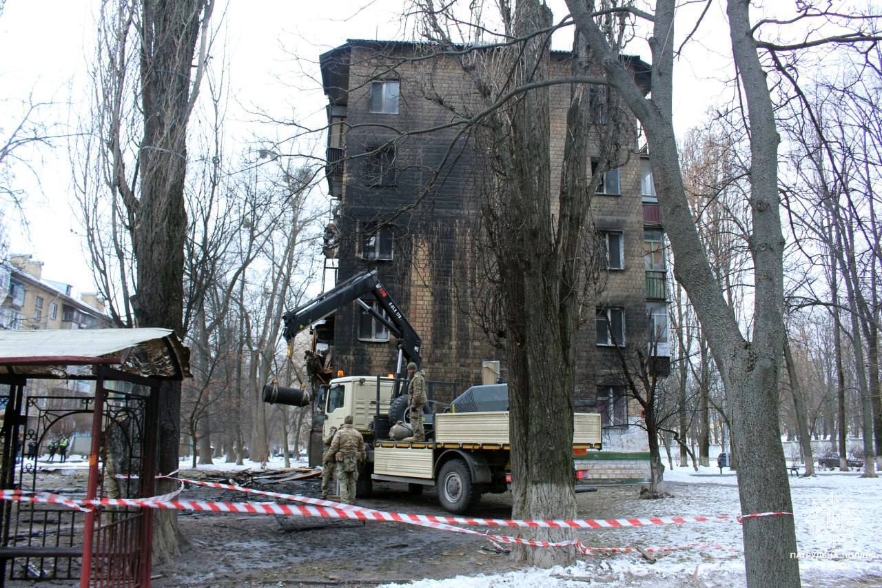 Повреждены 28 объектов, более 20 пострадавших: в Киеве завершили спасательную операцию после ракетного удара. Фото и видео