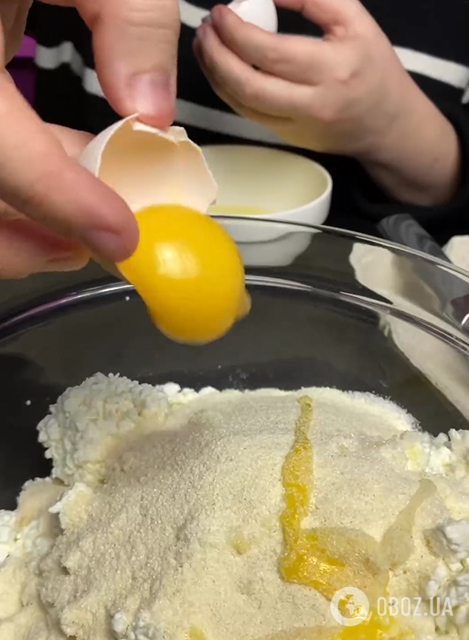 Скільки яєць додавати в сир, щоб сирники не розпадались: ідеальний рецепт