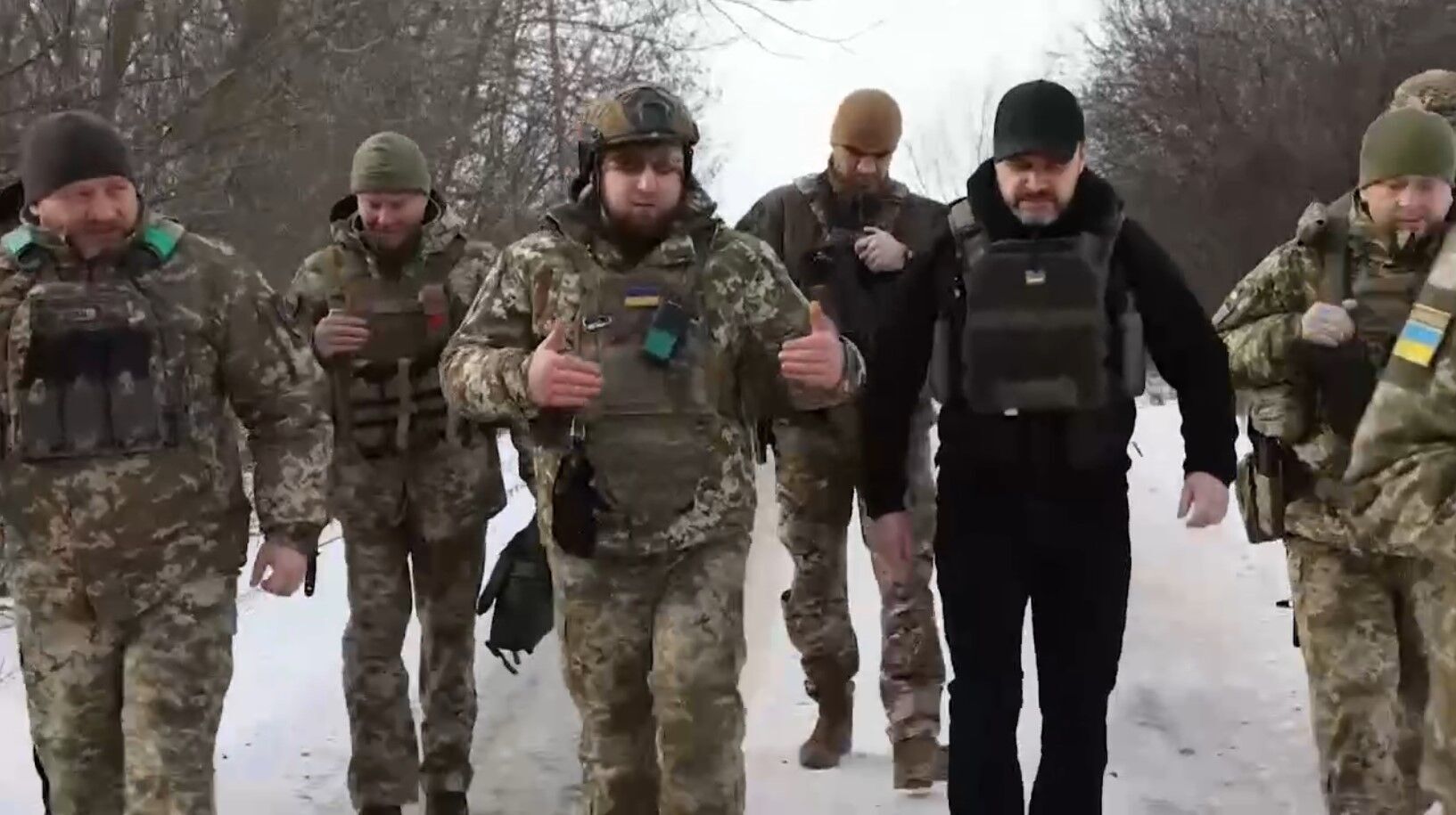 Очільники МВС і ДПСУ перевірили умови несення служби бійців "Сталевого кордону" на передовій. Відео