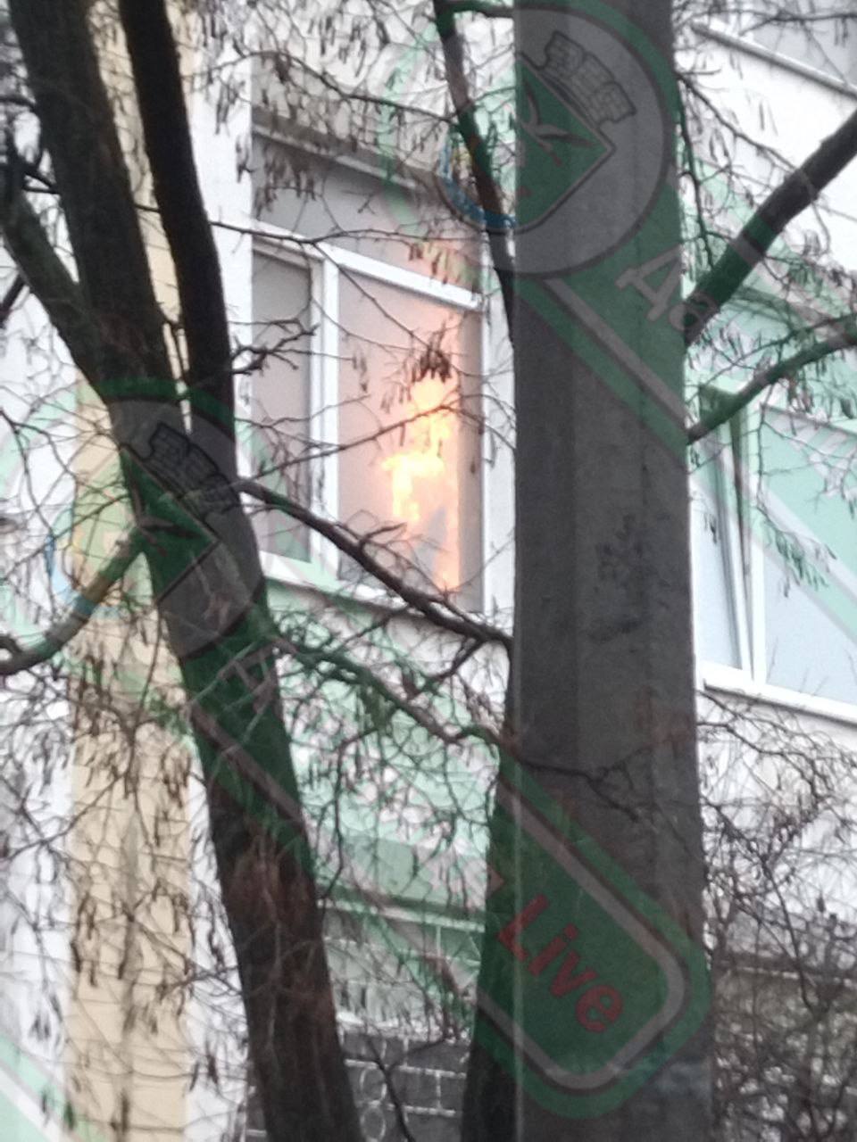 В Киеве на Позняках произошел пожар в школе: известны подробности. Фото и видео