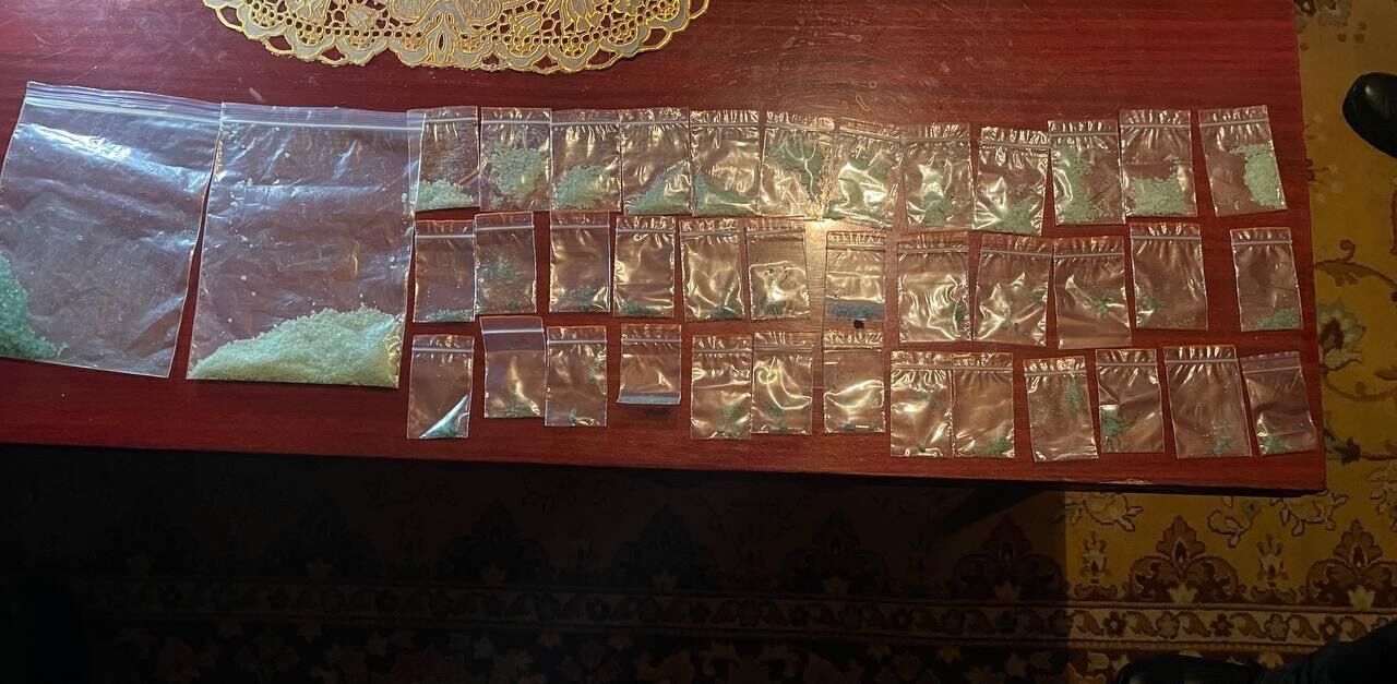 На Дніпропетровщині викрито 17 учасників злочинної організації, яка збувала наркотики та психотропи. Фото