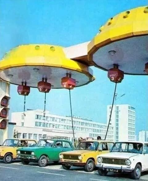У мережі показали, який вигляд мали легендарні "японські" АЗС у Києві в 1980-х роках. Архівні фото