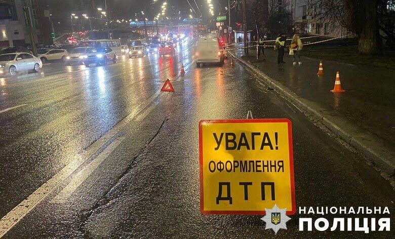 У Києві Ford Transit збив на смерть пішохода: подробиці ДТП. Фото