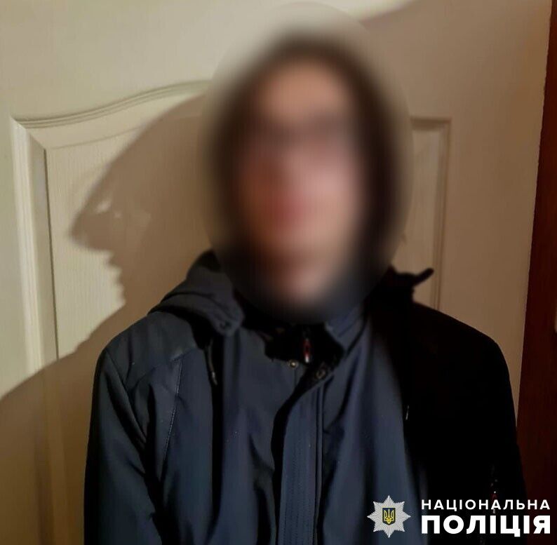 У Києві затримали чоловіка, який ледь не вбив матір та сестру: відомо подробиці. Фото