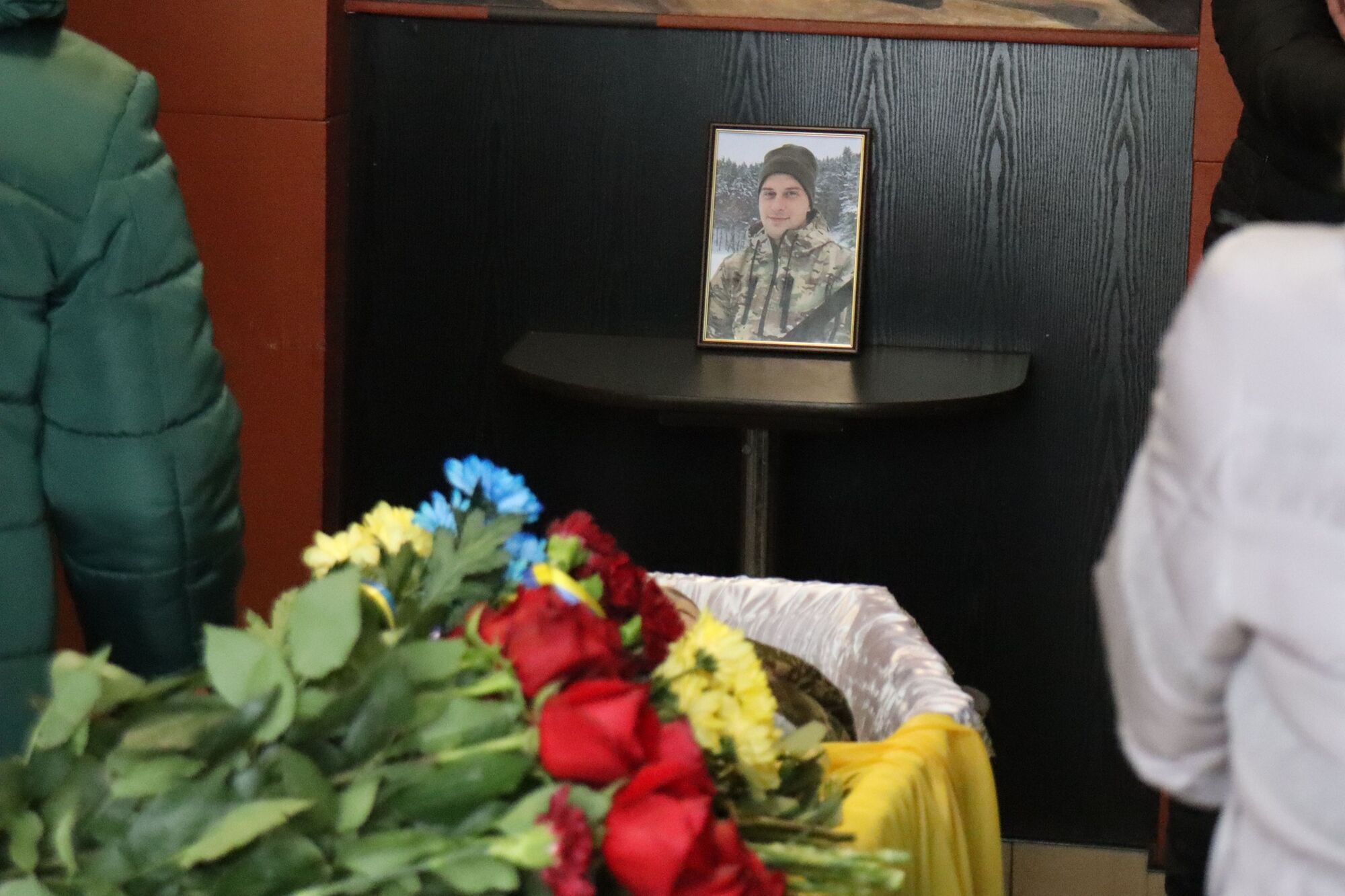 Героически погиб на боевом задании: в Чернигове попрощались с нацгвардейцем Сергеем Куценко