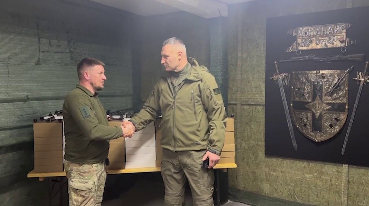 Продовжують нищити ворога: Кличко відвідав військових на Донбасі та передав їм 200 FPV-дронів та 3 системи РЕБ. Відео