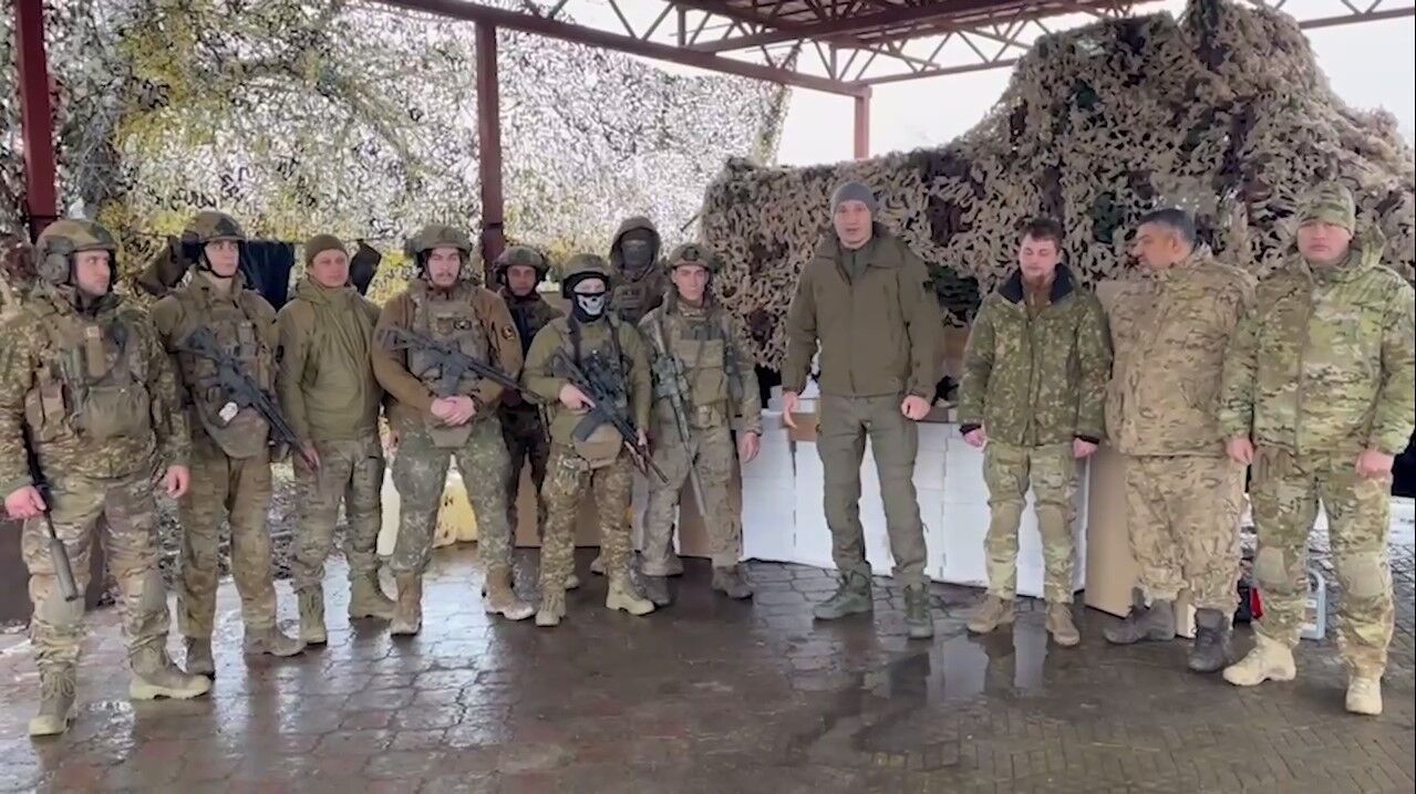 Продовжують нищити ворога: Кличко відвідав військових на Донбасі та передав їм 200 FPV-дронів та 3 системи РЕБ. Відео