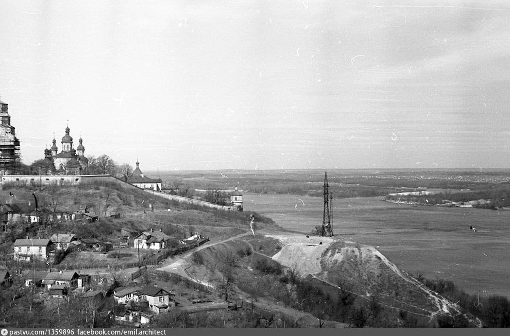 Частные дома и нет Певческого поля: окрестности Киево-Печерской лавры в 1950-х годах. Фото