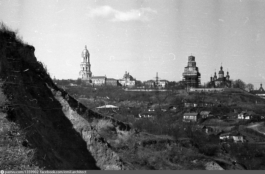 Частные дома и нет Певческого поля: окрестности Киево-Печерской лавры в 1950-х годах. Фото