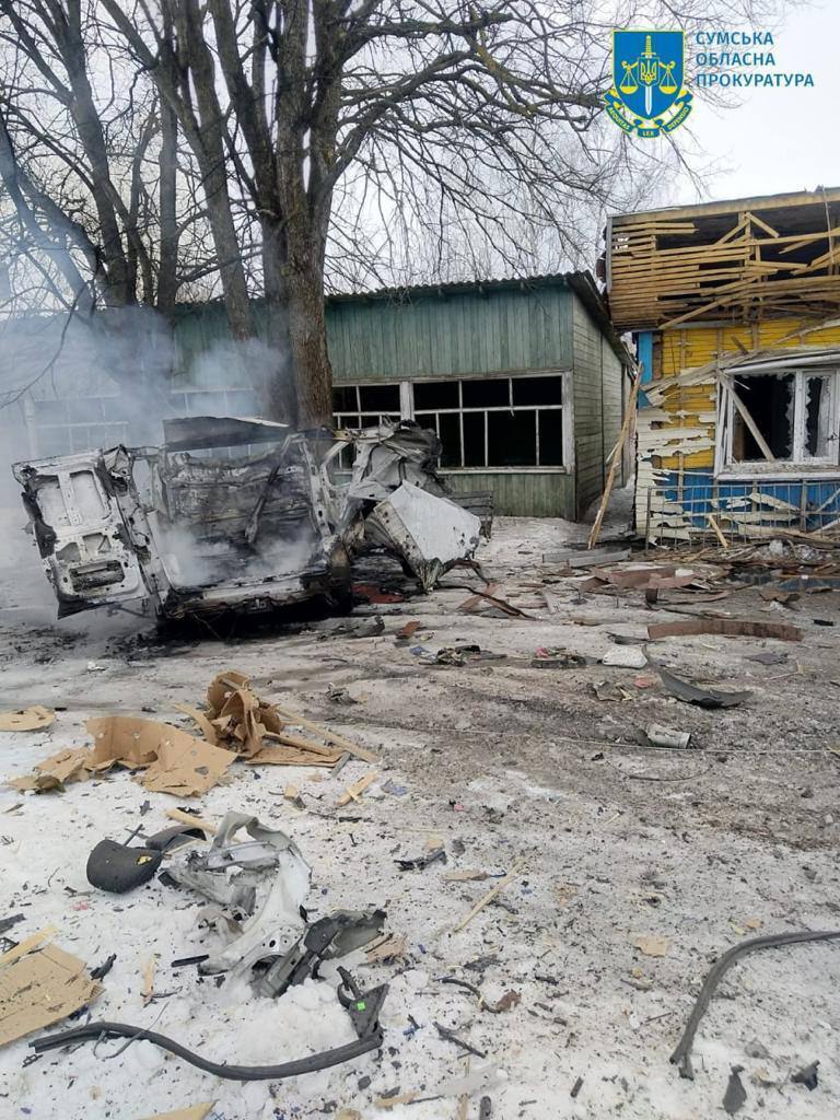 Оккупанты обстреляли Сумщину, один из раненых скончался в скорой по дороге в больницу