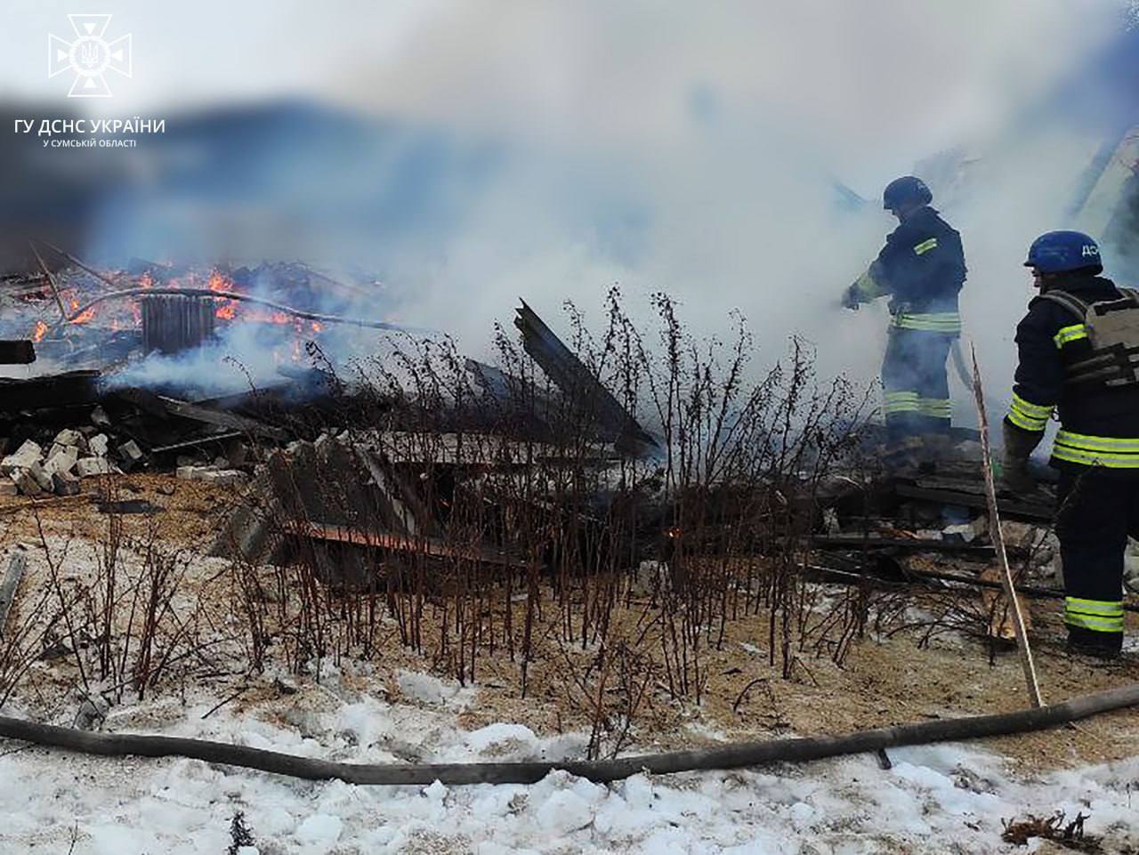 Окупанти обстріляли Сумщину, один із поранених помер у швидкій дорогою до лікарні